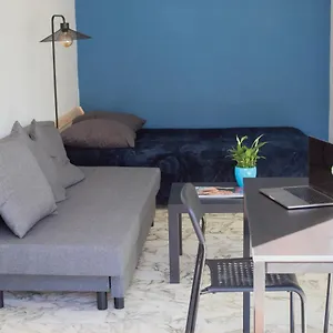 Appartement With Terrace And Sea View, 10 Min To The, Nice