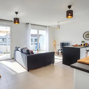 Appartement L17 Arenas 3 Balconies 5mins To The Sea, Nice